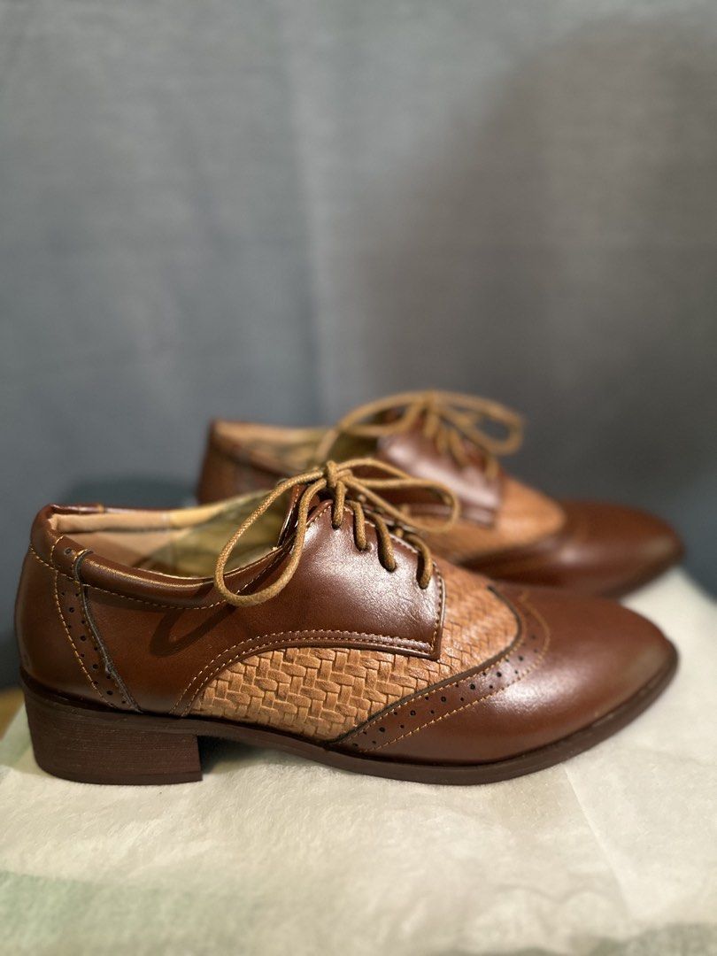oxford shoes (Category: Loafers) located in Manila. Submitted by zarahzaraantig (Listing ID 1461697650, Image 2). Description: Shein Oxford Brown.