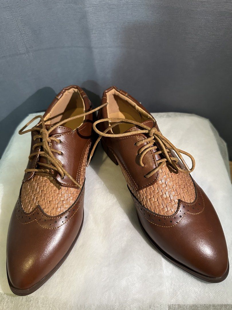 oxford shoes (Category: Loafers) located in Manila. Submitted by zarahzaraantig (Listing ID 1461697650, Image 1). Description: Shein Oxford Brown.