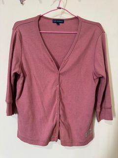 (Category: ) located in . Submitted by fafaneedtoclearwardrobe (Listing ID 1461723575, Image 1). Description: .