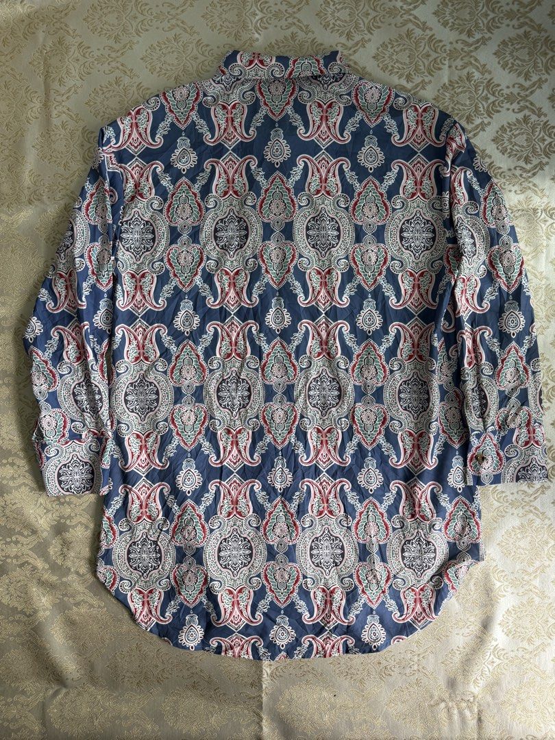 Paisley Long Sleeve (Category: Tshirts & Polo Shirts ) located in Manila. Submitted by yourplug_08 (Listing ID 1461719623, Image 2). Description: L-33 W-23 Excellent Condition .