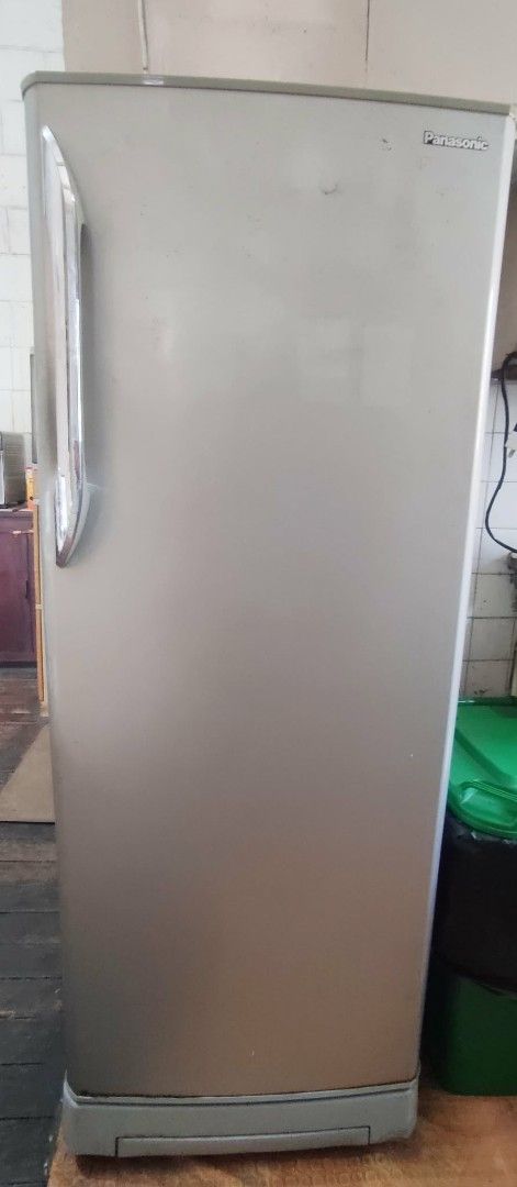 Panasonic NR-A859D Refrigerator (Category: Refrigerators and Freezers) located in Paranaque City. Submitted by yuwwwiii (Listing ID 1461578364, Image 1). Description: - Panasonic Refrigerator NR-A859D - Color: Silver - Storage Capacity: 7.7 cu ft (219 Liters) - Voltage: 230V, 60Hz - Power Consumption: 95W - Refrigerant: HFC-134a - Made in the Philippines pickup only. decluttering .