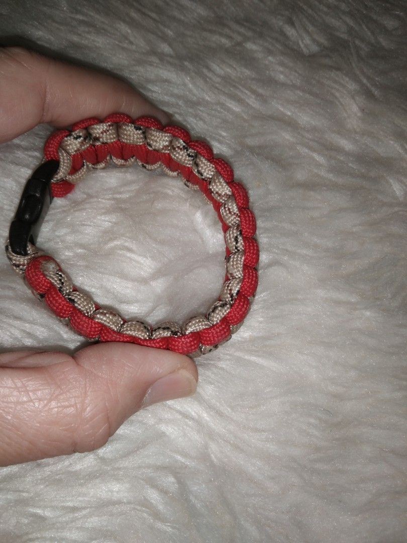 Parachord bracelet red and beige (Category: Bracelets) located in Quezon City. Submitted by eidorableshop (Listing ID 1461583889, Image 3). Description: .