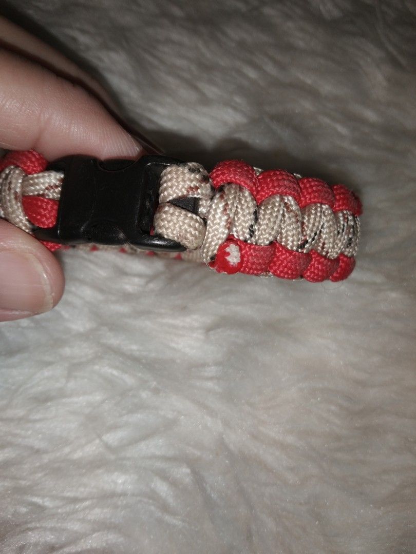 Parachord bracelet red and beige (Category: Bracelets) located in Quezon City. Submitted by eidorableshop (Listing ID 1461583889, Image 2). Description: .