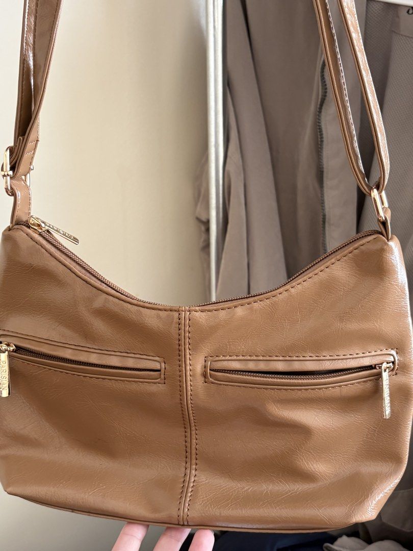 Parisian Shoulder Bag (Category: Shoulder Bags) located in Dasmarinas. Submitted by aubreyanabee (Listing ID 1461719942, Image 1). Description: .