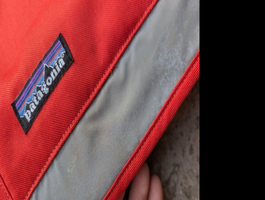 PATAGONIA (Category: Sling Bags) located in Tacurong. Submitted by natzcorpz848973 (Listing ID 1461794707, Image 3). Description: 14W x 11L 9.5/10 Color rate Minimal Sign of used.