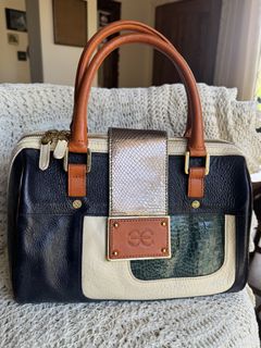(Category: ) located in . Submitted by vintage_vogue6100 (Listing ID 1461667628, Image 1). Description: .