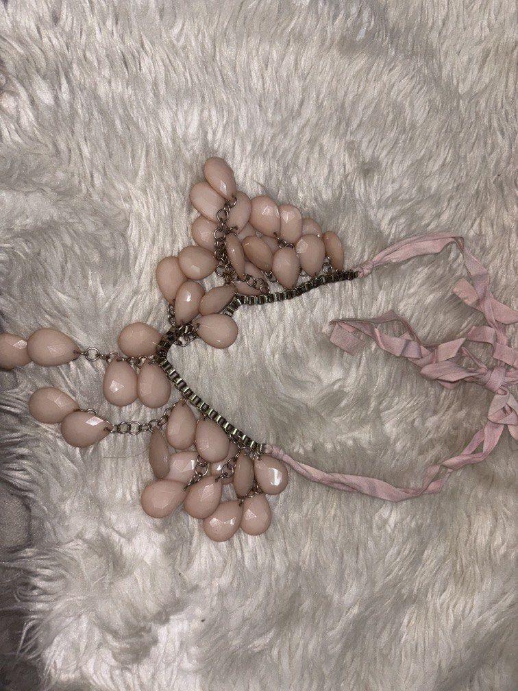 Peach necklace (Category: Necklaces) located in Manila. Submitted by vintageaccessories (Listing ID 1461564926, Image 2). Description: .