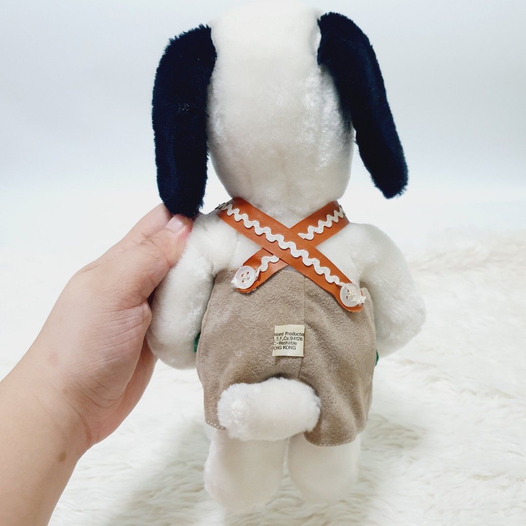 Peanuts Snoopy Plush (Category: Plushies & Soft Toys) located in Taytay. Submitted by kyo.mono (Listing ID 1461793883, Image 3). Description: 💟Follow us on IG: kyo.mono for faster replies TikTok: kyo.mono_ for videos and review Good as new Auth from Japan Actual photo posted.
