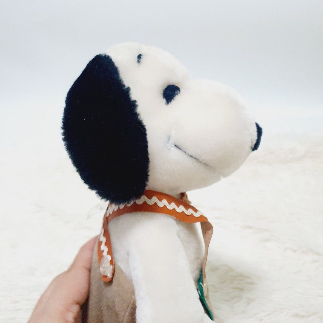 Peanuts Snoopy Plush (Category: Plushies & Soft Toys) located in Taytay. Submitted by kyo.mono (Listing ID 1461793883, Image 2). Description: 💟Follow us on IG: kyo.mono for faster replies TikTok: kyo.mono_ for videos and review Good as new Auth from Japan Actual photo posted.