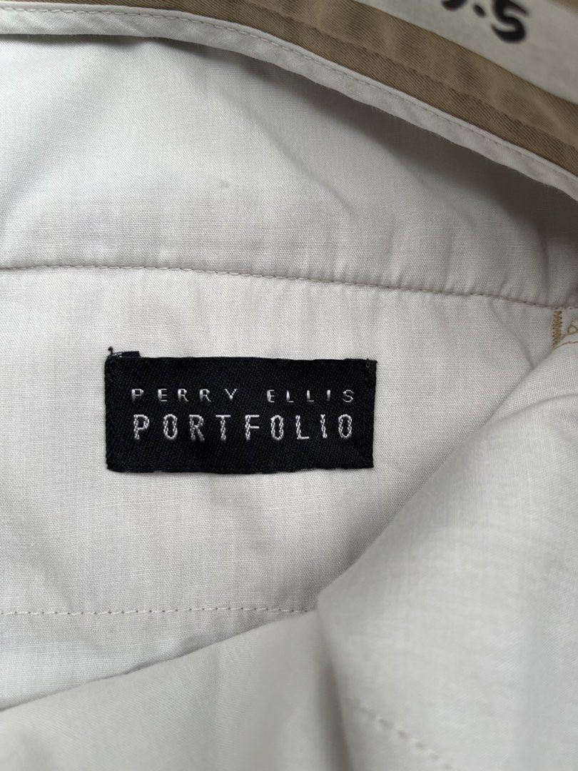 PERRY ELLIS CHINO SHORT (Category: Shorts) located in Quezon City. Submitted by kentstuff (Listing ID 1461644841, Image 3). Description: PERRY ELLIS CHINO SHORT Size XL On Tag Waist: 38 Length: 21 Leg opening: 13.5 Condition: Excellent CR: 9.8/10 Issue: ❌ DISCLAIMER: This is a thrifted item. All brands, logos, and trademarks belong to their rightful owners. We’re here to rehome great pieces — no brand affiliation intended.