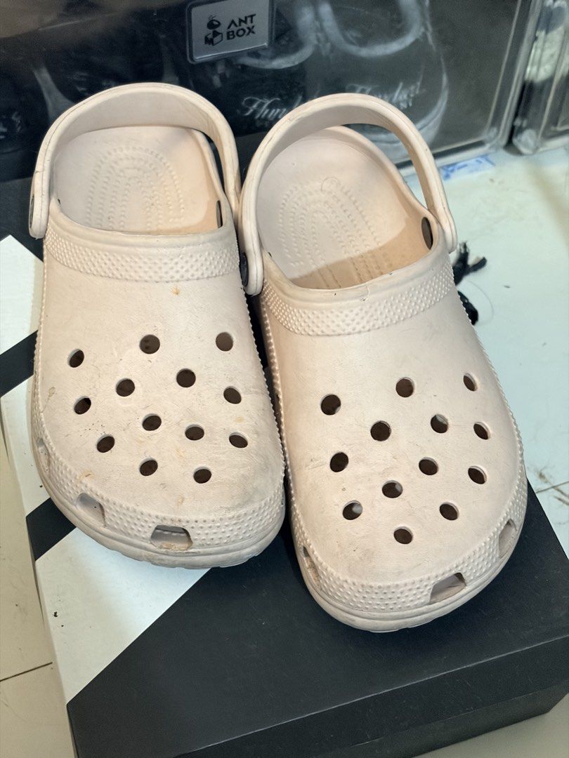 Pink crocs (Category: Slippers and slides) located in Manila. Submitted by finderskeepersmnl_092026 (Listing ID 1461747474, Image 1). Description: .