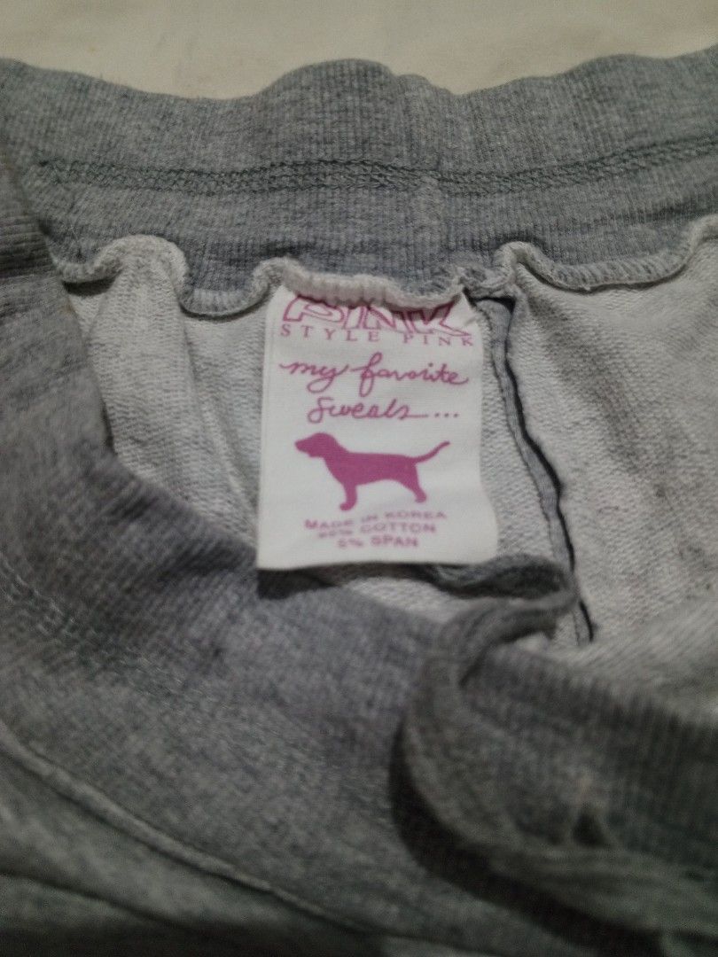 Pink Spell out shorts (Category: Shorts) located in Santa Maria. Submitted by paulo-garcia21 (Listing ID 1461737483, Image 3). Description: med fittings 28 to 34 by 9 hem 11 no issue.