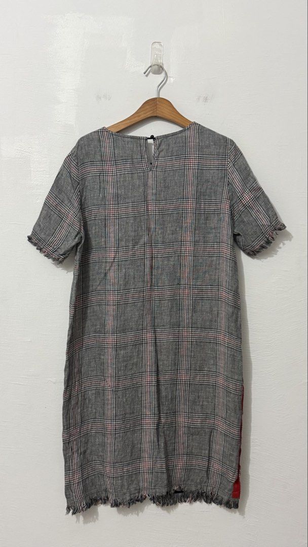 Plaid midi dress (Category: Dresses) located in Cordova. Submitted by thedecluterrer (Listing ID 1461584424, Image 3). Description: .
