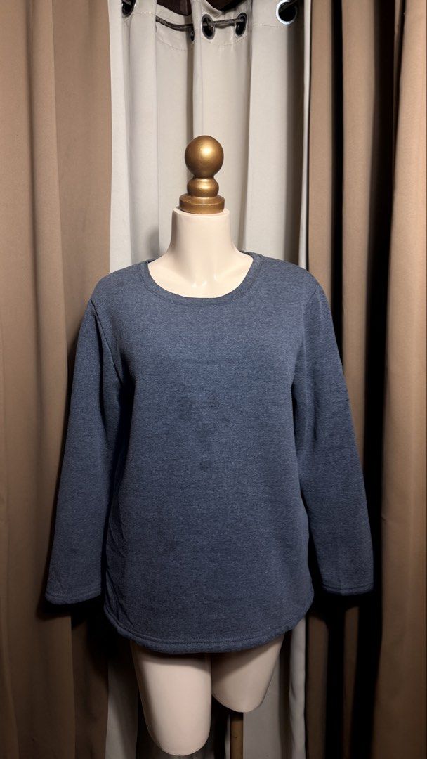 Plain Crew Neck Long-Sleeve Sweatshirt With Fleece Insulation (Category: Coats, Jackets and Outerwear) located in Pateros City. Submitted by jnnhfrnndz (Listing ID 1461620132, Image 3). Description: Us brand With fleece insulation - See pics Freesize up to Large Need wash ✨ NEW ARRIVALS! ✨ BRANDED HOODIES & SWEATERS 🧥💗 📌 UKAY ITEMS / PRELOVED 📌 Please MANAGE YOUR EXPECTATIONS — these are ukay pieces, so may possible signs of usage, minor stai