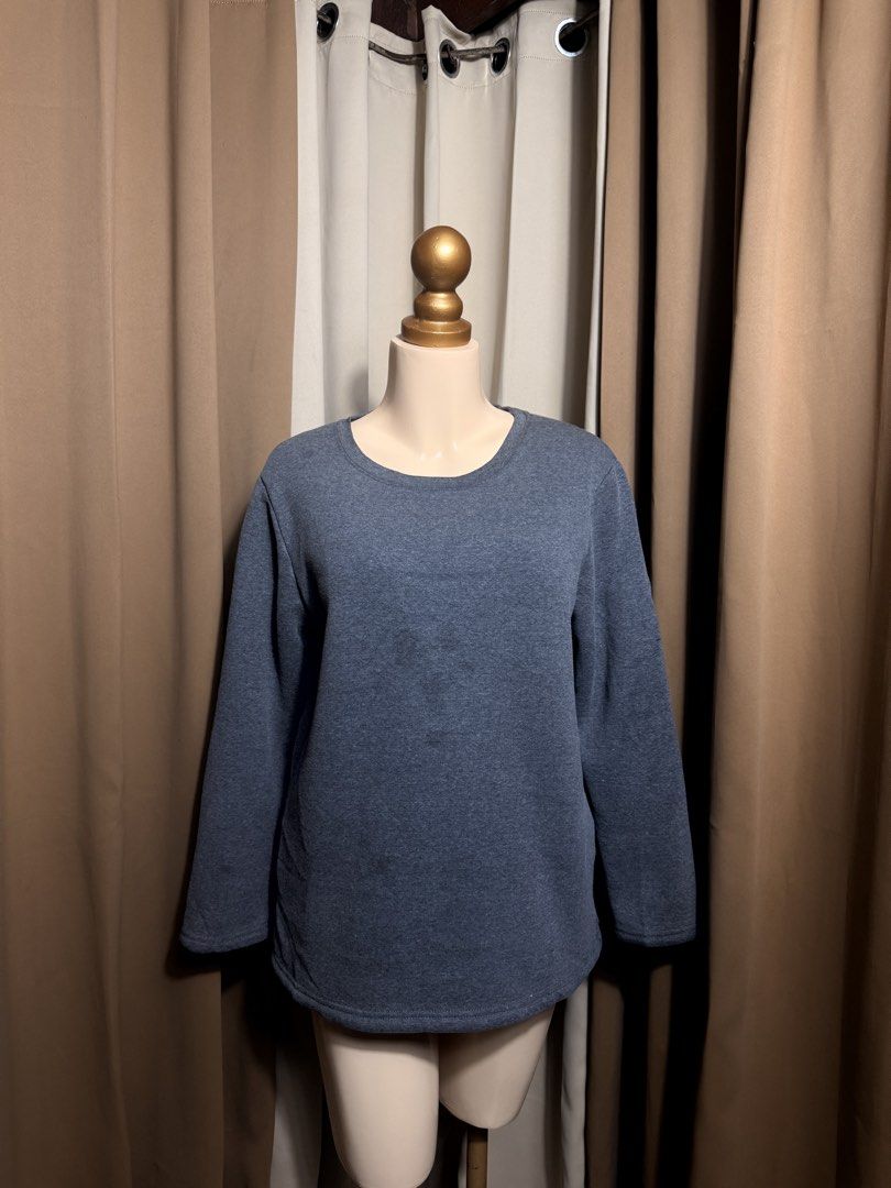 Plain Crew Neck Long-Sleeve Sweatshirt With Fleece Insulation (Category: Coats, Jackets and Outerwear) located in Pateros City. Submitted by jnnhfrnndz (Listing ID 1461620132, Image 1). Description: Us brand With fleece insulation - See pics Freesize up to Large Need wash ✨ NEW ARRIVALS! ✨ BRANDED HOODIES & SWEATERS 🧥💗 📌 UKAY ITEMS / PRELOVED 📌 Please MANAGE YOUR EXPECTATIONS — these are ukay pieces, so may possible signs of usage, minor stai