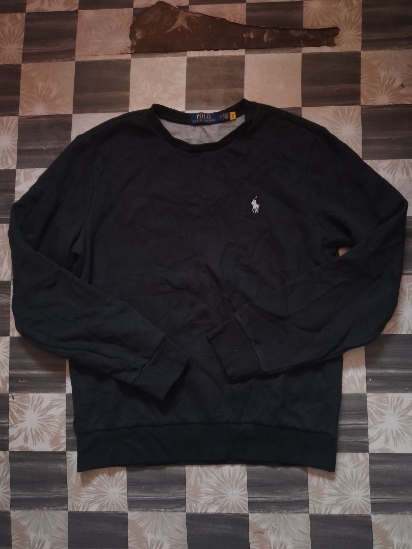 Polo Ralph Lauren Sweatshirt Size M (Category: Coats, Jackets and Outerwear) located in Caloocan City. Submitted by alfepangasate1021 (Listing ID 1461602850, Image 1). Description: - Polo Ralph Lauren Sweatshirt - Size: Medium (M) - Material: Comfortable Cotton Blend - Origin: Made in Cambodia - Style: Casual and great for everyday wear.