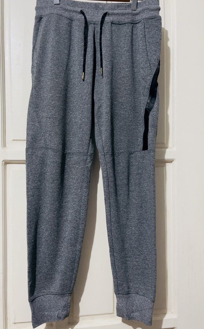 Preloved authentic GIORDANO G-MOTION Grey Jogger Pants Size S (Category: Joggers) located in Binan City. Submitted by unicohijoxfudge (Listing ID 1461725357, Image 1). Description: Decluttering❤️❤️❤️ Size S waist 30” 37” length ✅SF c/o buyer ✅gcash / paymaya Tags: Burberry Calvin Klein Coach Michael Kors Kate Spade Fendi Gucci Dior Rayban gentle Monster Channel Zara H&M Calvin Klein Anne Klein Sunnies owndays Gap nike adidas coach dkny tommy hilf