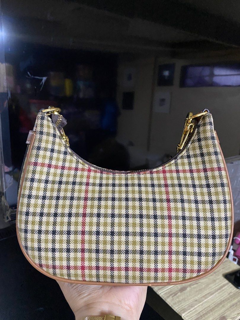 Preloved Kili bag (Category: Shoulder Bags) located in Taguig. Submitted by mochis_collection (Listing ID 1461741665, Image 1). Description: Kili bag Location: Taguig Open for pick up & delivery.