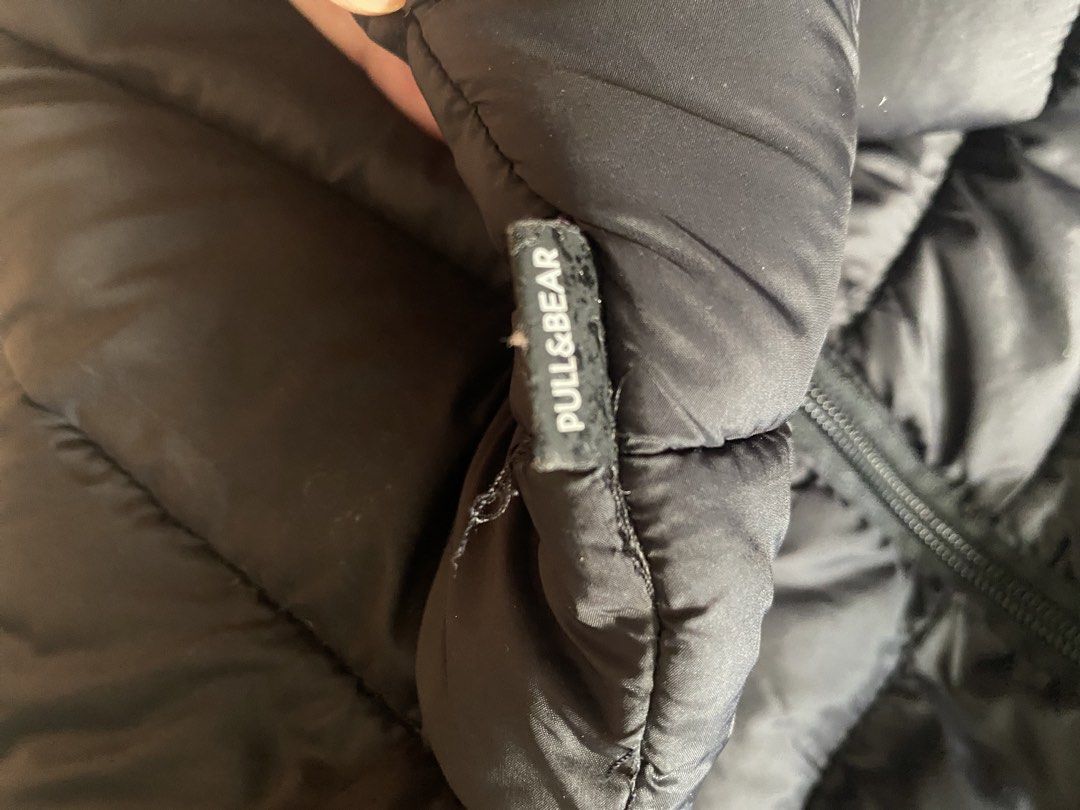 Preloved! Pull & Bear Puff Jacket (Category: Coats, Jackets and Outerwear) located in Kuala Lumpur. Submitted by mp988 (Listing ID 1461645402, Image 2). Description: RM38 (with postage SM) RM40 (with postage SS) Preloved NOT BUNDLE! Pull & Bear Jacket Size S W : 18inch L : 21inch P : 8inch.