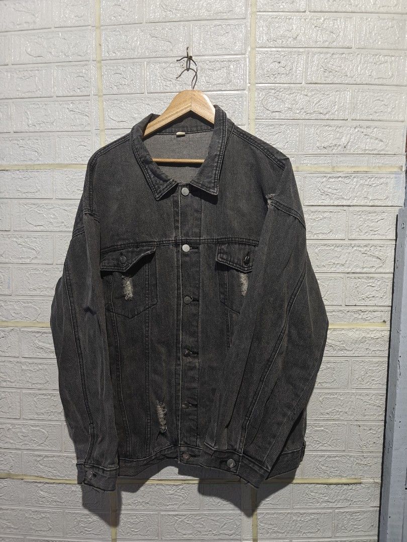 Premium Denim Jacket – Classic Style | Size 2XL (Category: Coats, Jackets and Outerwear) located in Pasig City. Submitted by urbanreveldenim (Listing ID 1461752507, Image 1). Description: Premium Denim Jacket – 2XL Classic, comfortable, and easy to pair with casual outfits. ✔️ Size: 2XL ✔️ Dimensions: 25 by 28 ✔️ Condition: 10/9 💳 COD | GCash | Meet-up 🚚 J&T (Province) | Lalamove (Metro Manila).