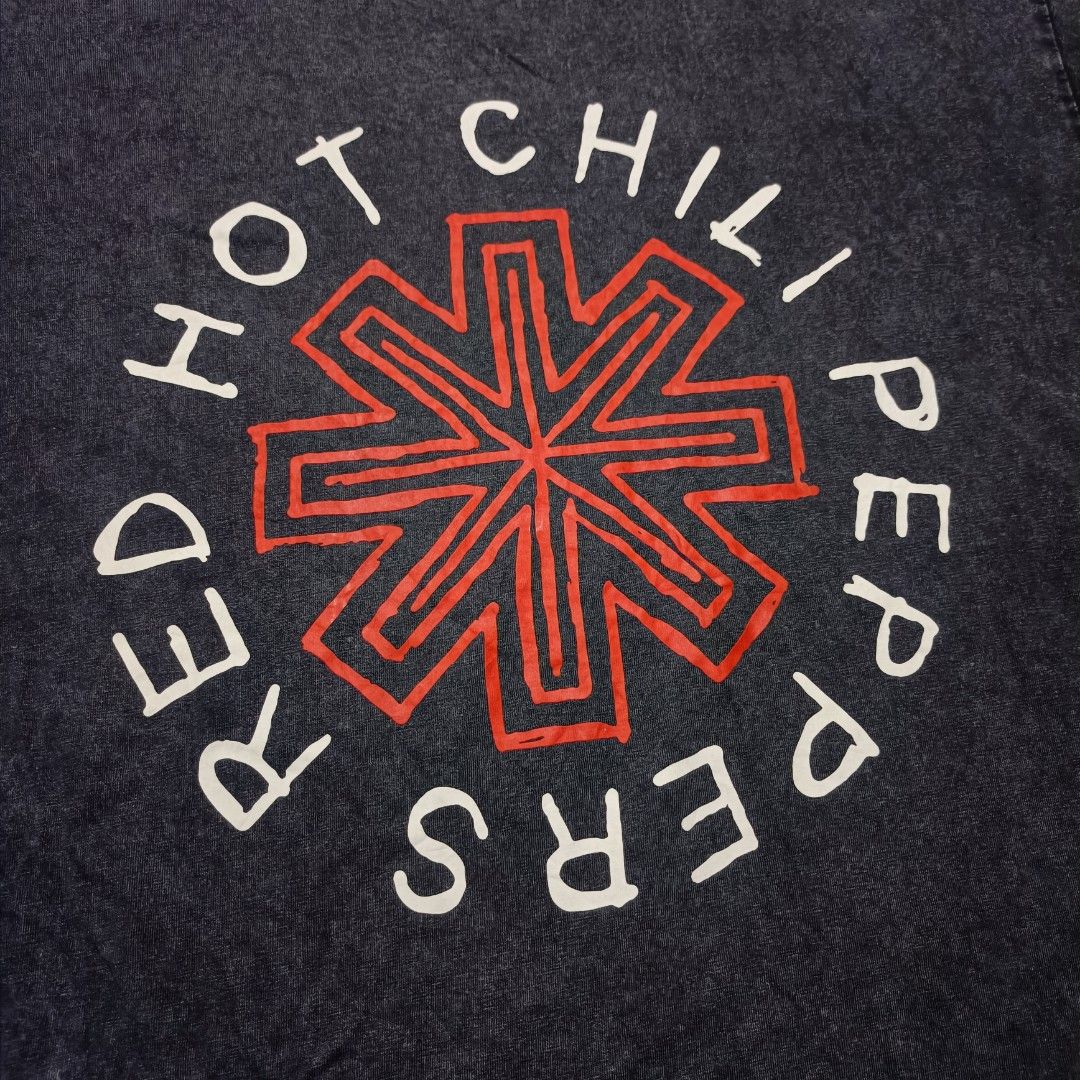 Pull & Bear Red Hot Chili Peppers Graphic T-Shirt (Category: Tshirts & Polo Shirts ) located in Manila. Submitted by nye.seller (Listing ID 1461733973, Image 2). Description: 25x32.5 Large no issue pm📩.
