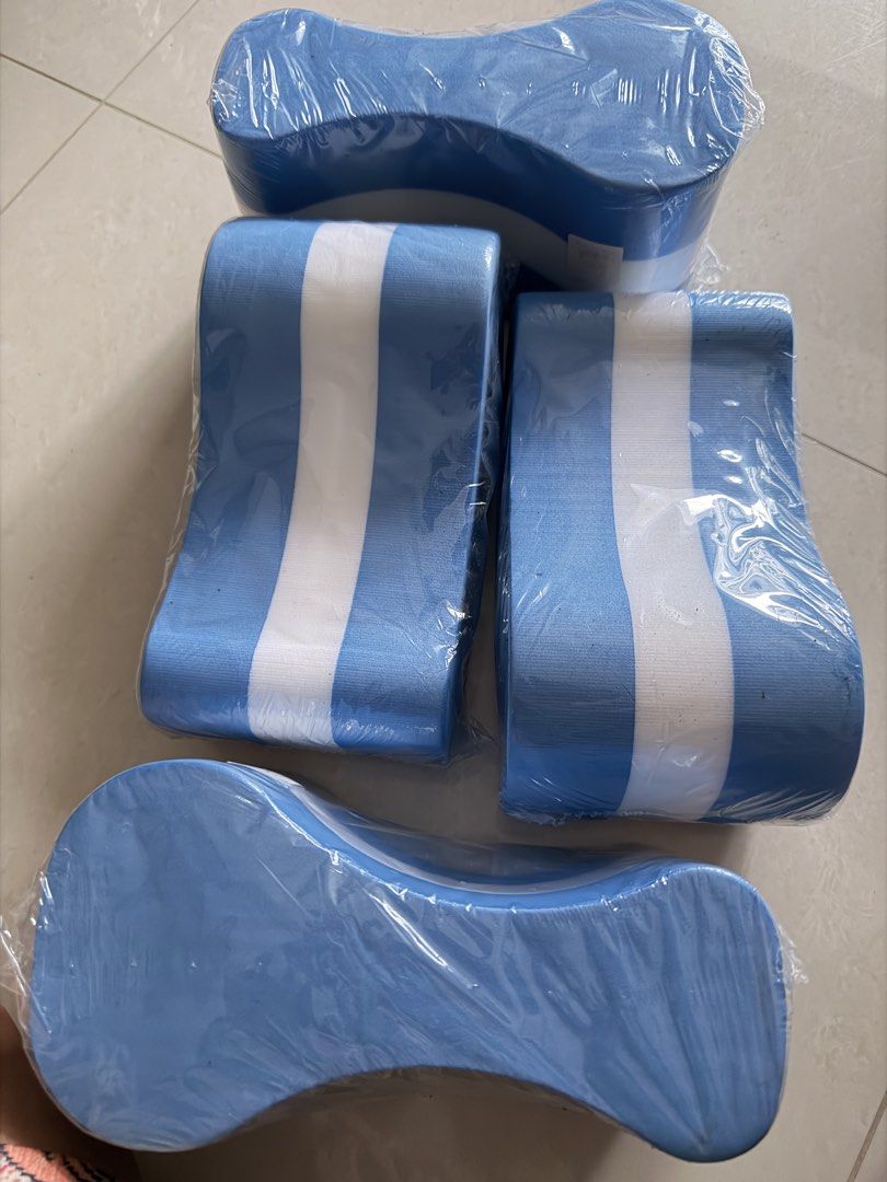 Pull Buoy / Leg Float (Category: Water Sports) located in Singapore. Submitted by pasiralex (Listing ID 1461647459, Image 1). Description: Brand new still in plastic wraps. $8 per piece / $20 for all 4. .
