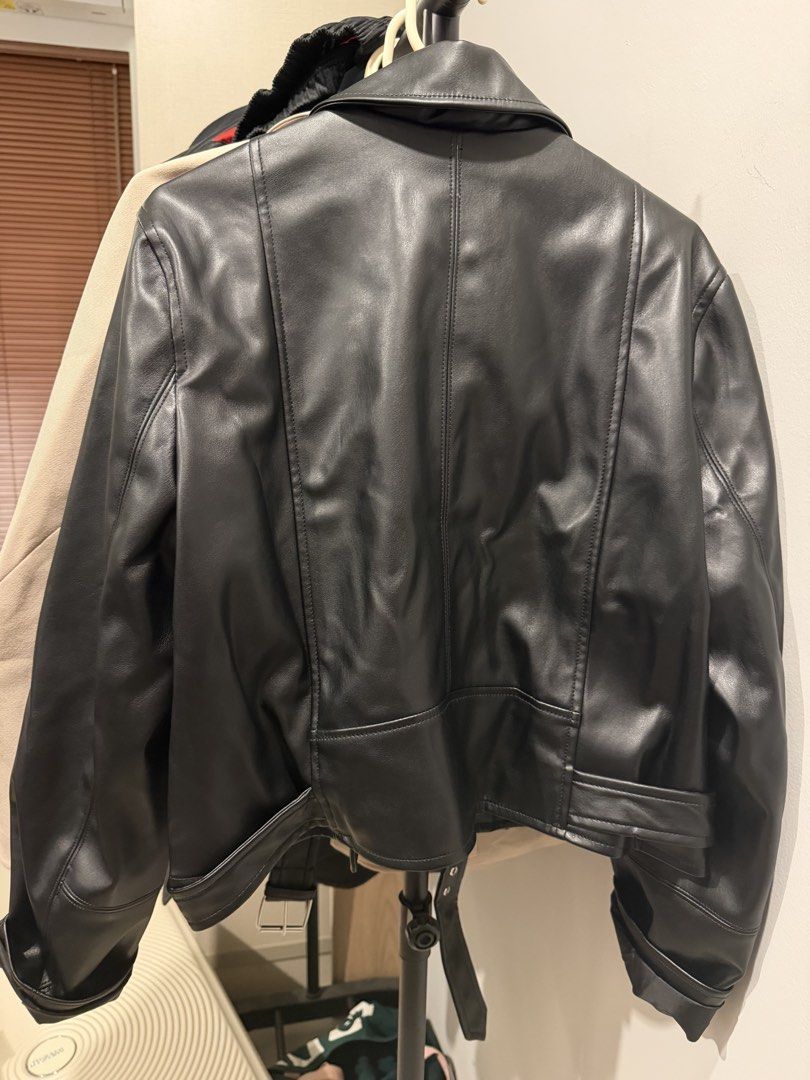 Pull&Bear (Kategori: Baju Luaran) berada di Jakarta Utara. Dikirim oleh maesaroh_wdystt (ID iklan 1461775945, Gambar 3). Deskripsi: MULUS NO MINUS SESUAI DI PIC SPESIFIKASI LENGKAP/NEGO/CHECKOUT CEK TOKO OREN DI BAGIAN OPSI PENGIRIMAN ❗❗ CHAT/CHECKOUT FAST RESPONSE : https://s.id/8CkpQ.