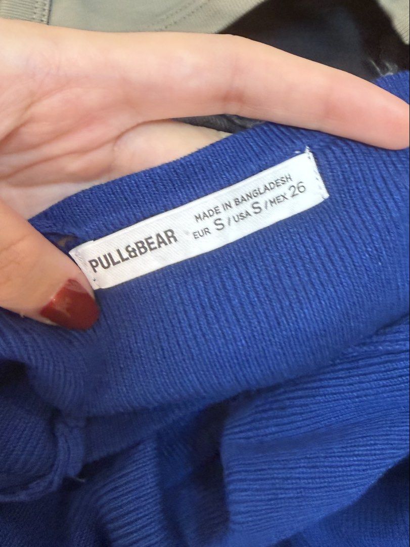 PULL&BEAR Haltered Cropped Top (Category: Others Tops) located in Manila. Submitted by beysclosett (Listing ID 1461760337, Image 3). Description: - never used - good condition - fabric is thick, soft, and stretchy - flattering .