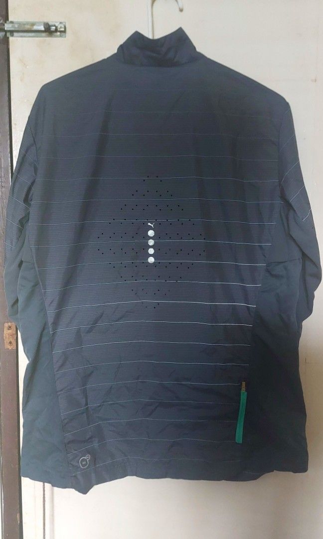 Puma Jacket Size: Medium (Category: Coats, Jackets and Outerwear) located in Manila. Submitted by bien_greatgoods (Listing ID 1461618998, Image 2). Description: .