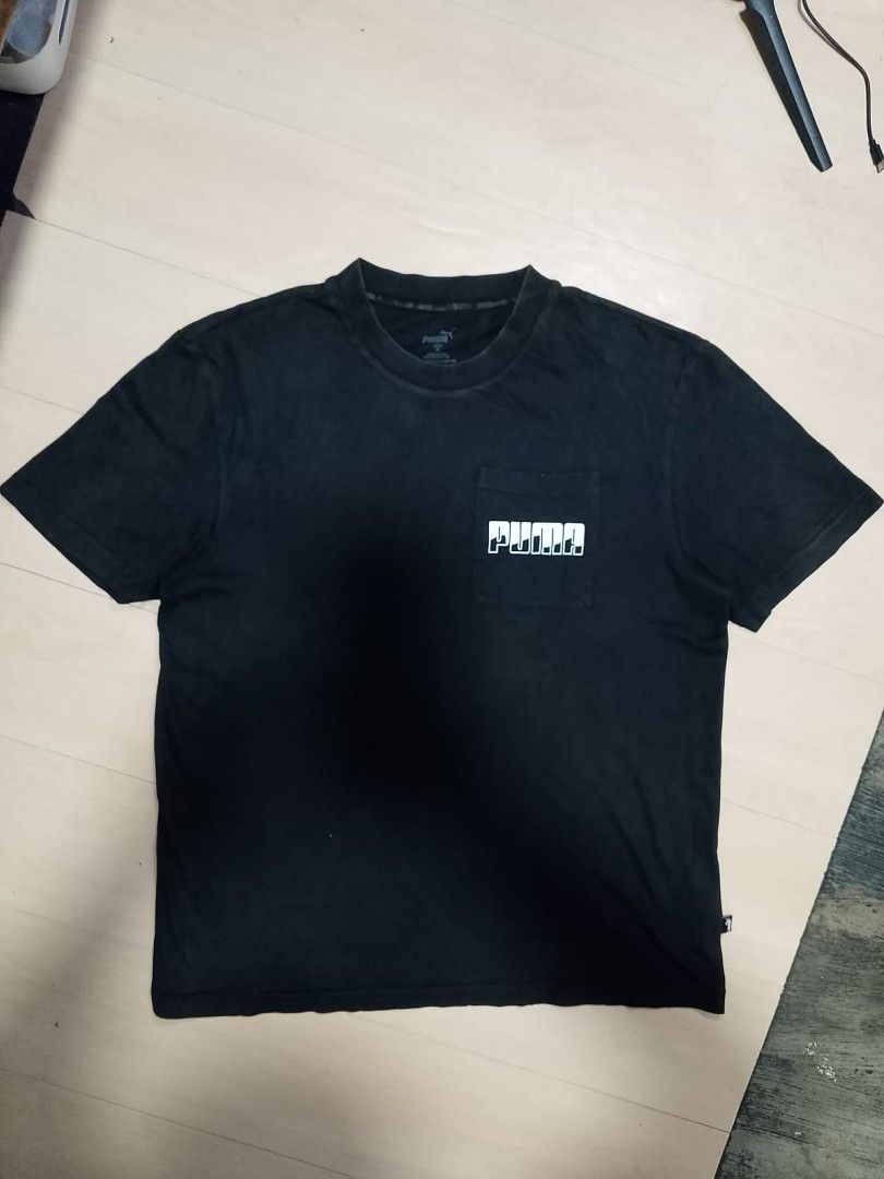 PUMA POCKET LOGO TEE (Category: Tshirts & Polo Shirts ) located in Mexico. Submitted by thethrift010203 (Listing ID 1461655579, Image 2). Description: AUTHENTIC/LEGIT PUMA POCKET LOGO TEE Color : BLACK Fabic : 55% ACRYLIC 45%COTTON Size on tag: MEDIUM KASYA SA MEDIUM TO LARGE FIT XL SOBRANG GANDA COMPORTABLE ISUOT EMBROIDERED LOGO Width : 22.4 Length : 27.6 Condition : EXCELLENT CONDITION Issue : SLIGHTLY FADED NECKLINE MOP :GCASH Ship via J&T Pr