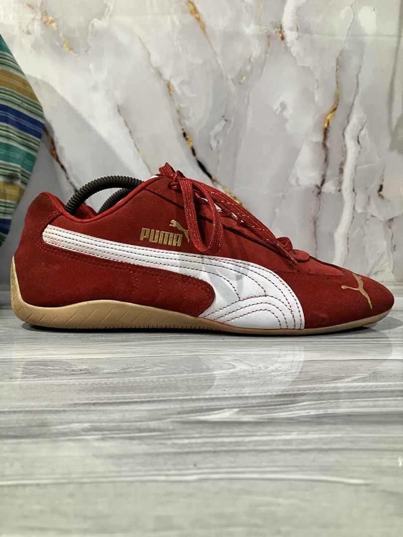 PUMA RED SUEDE OG SNEAKERS SIZE 9 MEN (Category: Sneakers) located in General Mariano Alvarez. Submitted by adonid (Listing ID 1461667990, Image 1). Description: PUMA RED SUEDE OG SNEAKERS ORIGINAL PUMA RED SUEDE OG SNEAKERS GOOD CONDITION NORMAL SIGN OF USAGE ONLY SIZE 9 MEN.