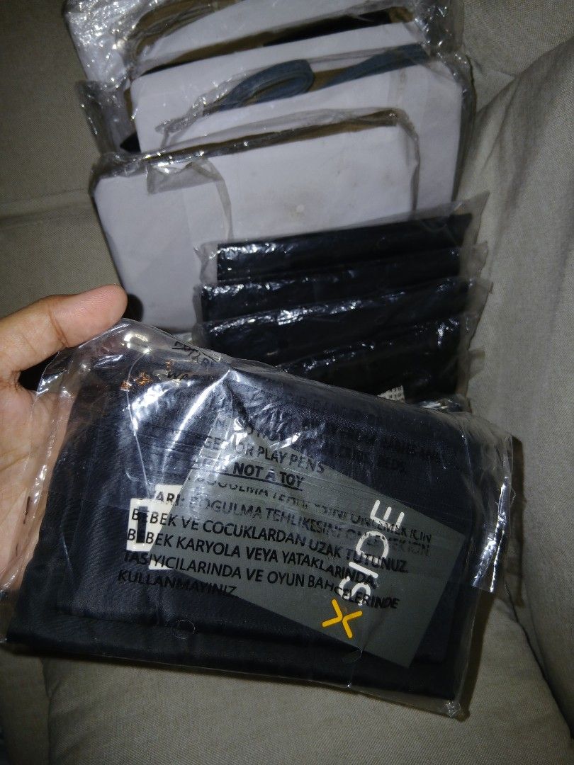 PURSE LIMITED OR RARE (Category: Wallets & Card holders) located in Calumpit. Submitted by collectionspurses (Listing ID 1461574659, Image 3). Description: Ganda! brand new! perfect lang gift this holiday season!.