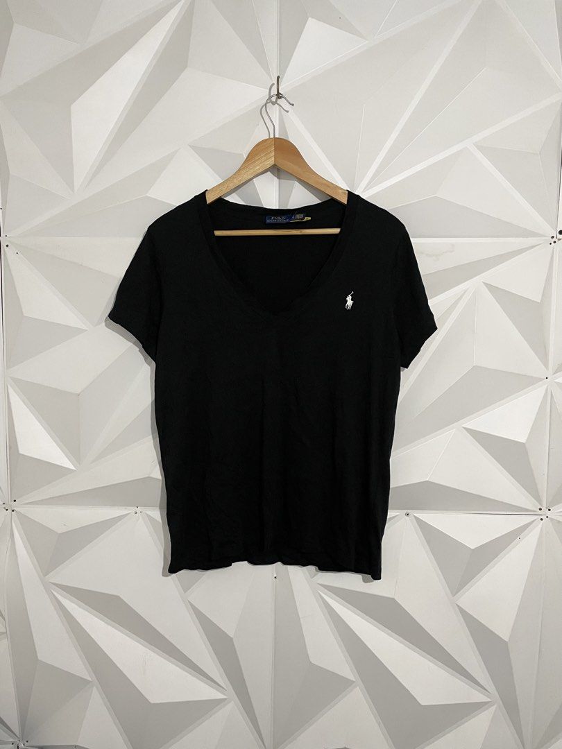Ralph Lauren Cotton Jersey V-neck Tee (Category: Shirts) located in Cabuyao City. Submitted by ParadisethriftedPh (Listing ID 1461782811, Image 1). Description: Cr: 9.8/10 Dimensions W: 20 L: 25 - Authentic Polo Ralph Lauren V-Neck T-Shirt - Made from soft, washed cotton jersey - Features iconic embroidered pony on left chest - A versatile essential for any wardrobe - Manufactured on July 14, 2023.