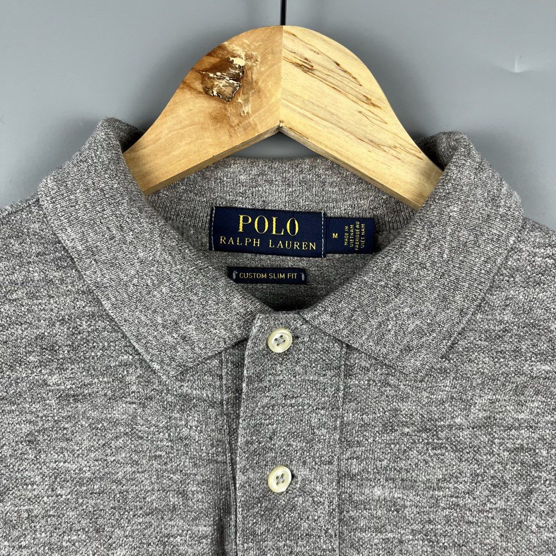 Ralph Lauren Heather Gray Polo (Category: Activewear) located in Los Banos. Submitted by 4030.archives. (Listing ID 1461760044, Image 3). Description: Rälph Läuren Heather Gray Polo 1500 Pesos Medium Length : 29 inches Width : 19 inches Good as new.
