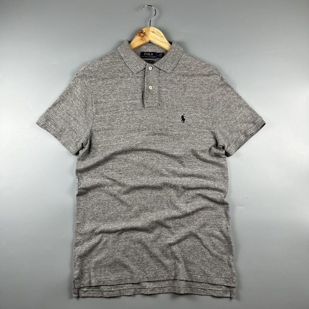 Ralph Lauren Heather Gray Polo (Category: Activewear) located in Los Banos. Submitted by 4030.archives. (Listing ID 1461760044, Image 1). Description: Rälph Läuren Heather Gray Polo 1500 Pesos Medium Length : 29 inches Width : 19 inches Good as new.