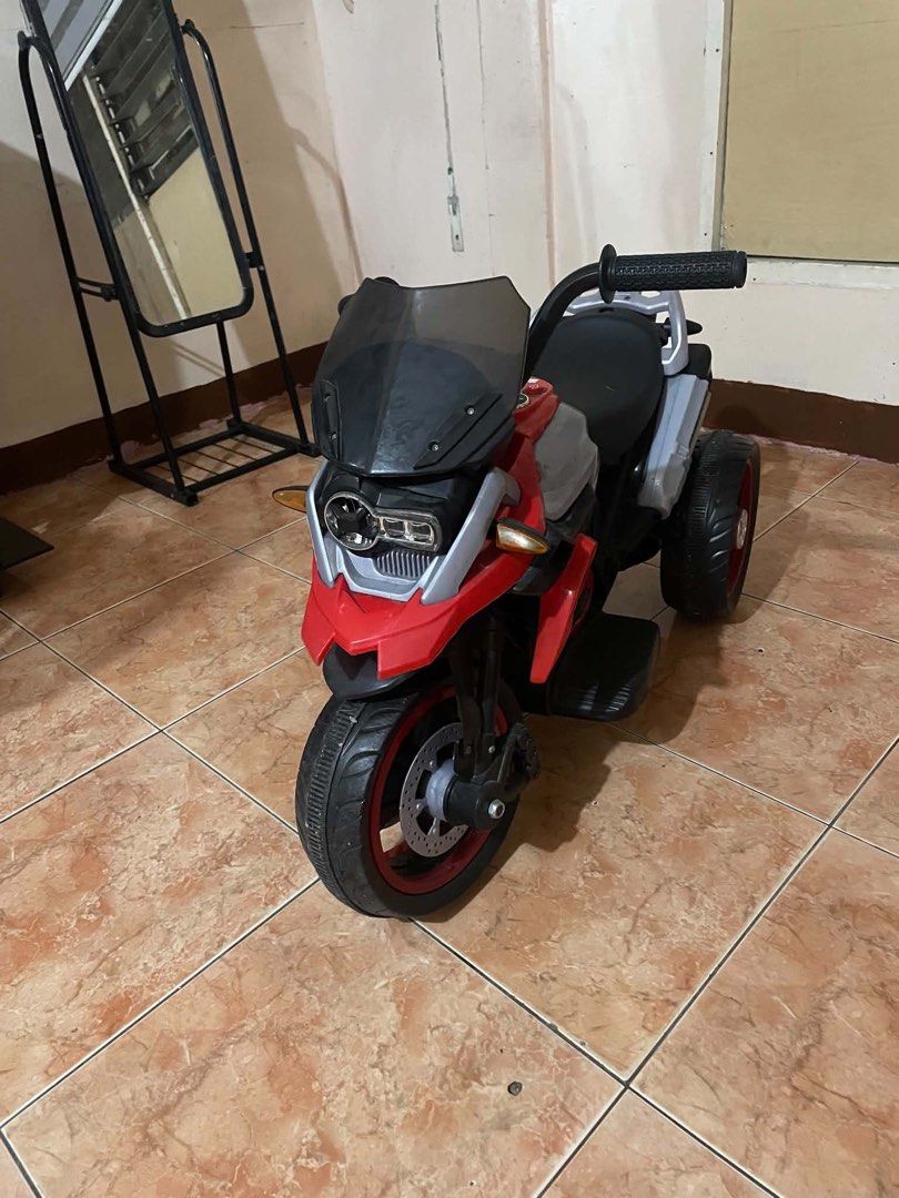 rechargable motor (Category: Motorbikes for Sale) located in Manila. Submitted by silentshark.3219f2 (Listing ID 1461609967, Image 1). Description: used twice no issue rfs dina ginagamit including charger .