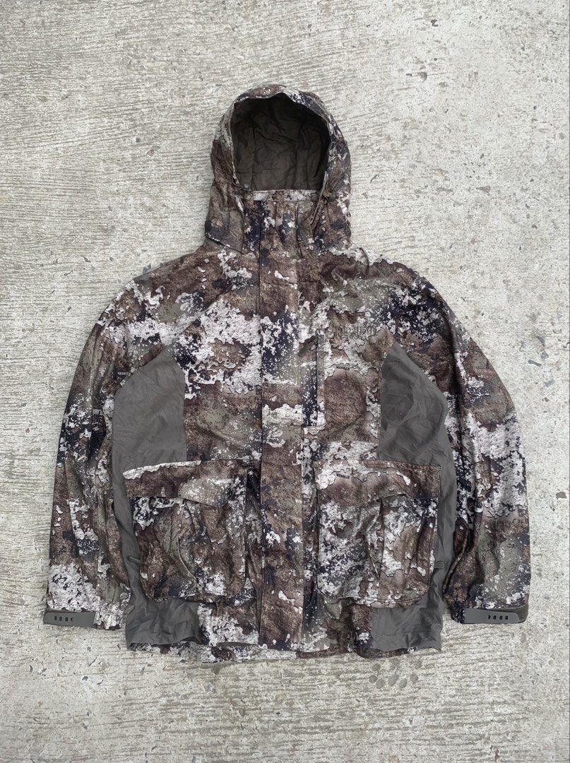 RED HEAD BRAND CO. Bass Pro Shops (Category: Coats, Jackets and Outerwear) located in Manila. Submitted by auditorlyl66124 (Listing ID 1461747435, Image 1). Description: RED HEAD BRAND CO. - “Since 1856” with the redhead duck logo. This is Bass Pro Shops’ Dimes:26.5 - 31 Hood: Attached, adjustable Front: Full zip with storm flap Pockets: 2 large lower cargo flap pockets, 1 chest zip pocket Cuffs: Velcro adjustable tabs Side panels: Solid grey for