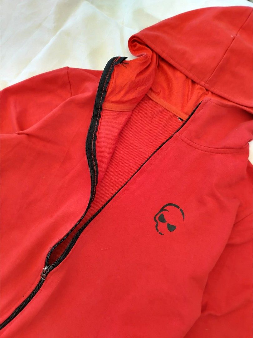 Red Zip-Up Hoodie with Skull Logo (Category: Hoodies) located in Manila. Submitted by vestrathrift (Listing ID 1461748033, Image 2). Description: 𝗥𝗔𝗡𝗗𝗢𝗠 𝗥𝗘𝗗 𝗪𝗜𝗡𝗗𝗕𝗥𝗘𝗔𝗞𝗘𝗥 𝗝𝗔𝗖𝗞𝗘𝗧 (𝗥𝗘𝗗) 𝗠𝗜𝗡𝗘: ₱𝟭𝟵𝟵 + 𝗦𝗛𝗜𝗣𝗣𝗜𝗡𝗚 𝗙𝗘𝗘 ━━━━━━━━━━━━━━━━ 𝗠𝗘𝗔𝗦𝗨𝗥𝗘𝗠𝗘𝗡𝗧𝗦 𝗦𝗜𝗭𝗘: MEDIUM 𝗟𝗘𝗡𝗚𝗧𝗛: 22 𝗪𝗜𝗗𝗧𝗛: 18 𝗙𝗜𝗧: 𝗖𝗛𝗘𝗖𝗞 𝗠𝗘𝗔𝗦𝗨𝗥𝗘𝗠𝗘𝗡𝗧𝗦 𝗖𝗢𝗡𝗗𝗜𝗧𝗜𝗢𝗡: 𝟴/𝟭𝟬 ━━━━━━━━━━━━━━━━ 𝗗𝗘𝗧𝗔𝗜𝗟𝗦: