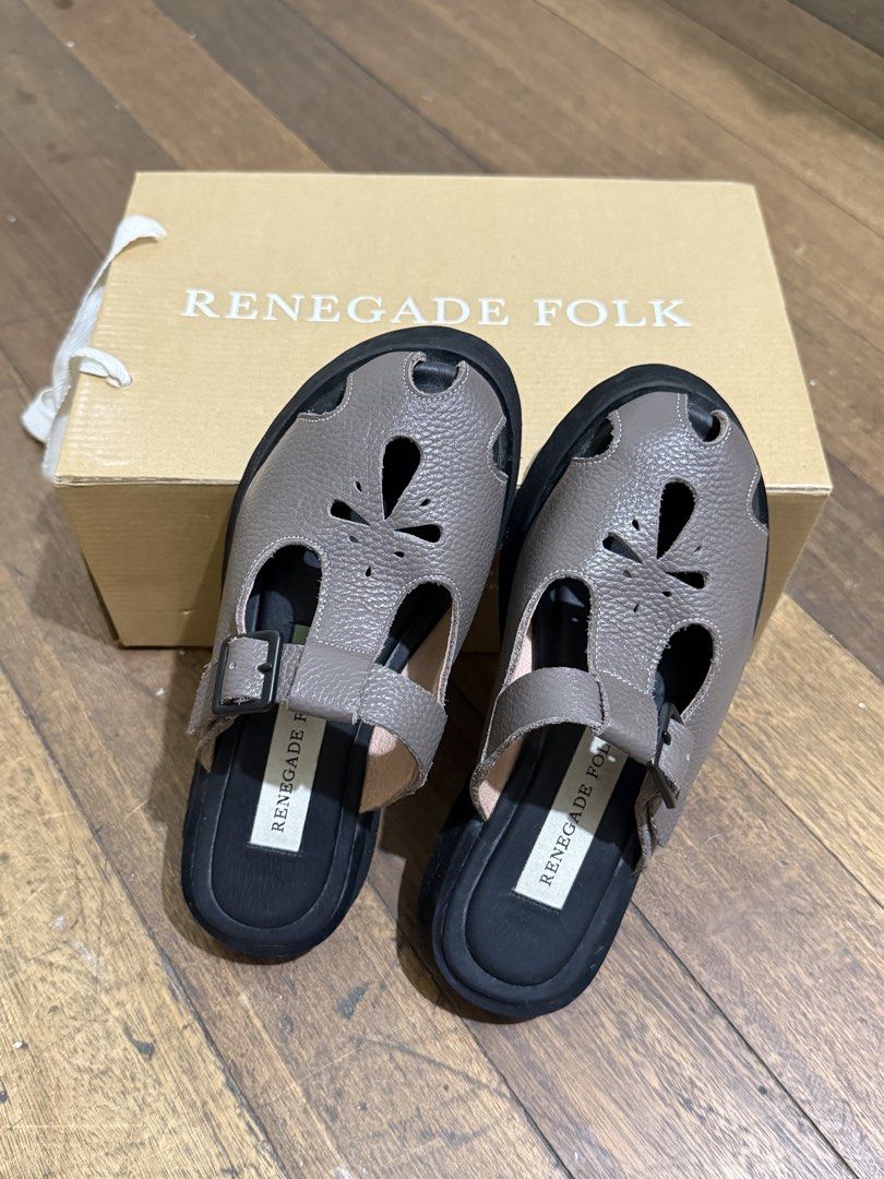 Renegade Folk Figures Chunky Mules (Category: Flats & Sandals) located in Taytay. Submitted by frenchiemum21 (Listing ID 1461719717, Image 3). Description: Size: 6 Color: Dark Taupe With box and receipt (bought from RF Podium).
