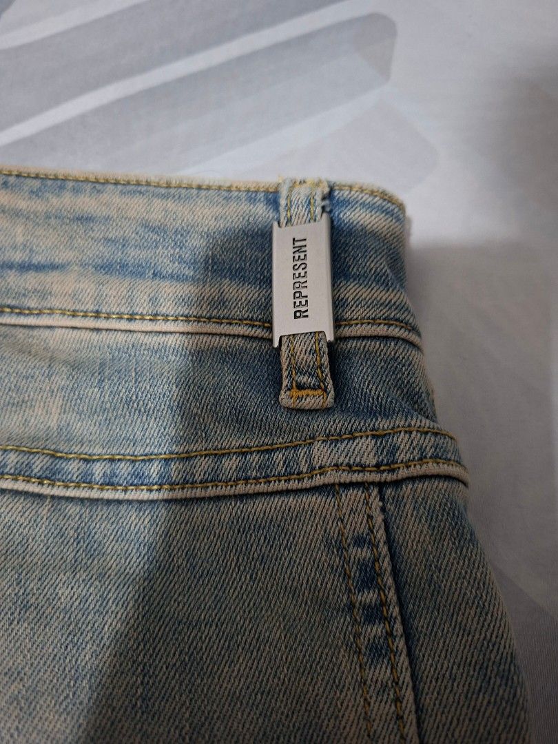 Represent (Category: Jeans) located in Lapu Lapu. Submitted by margaux099 (Listing ID 1461740161, Image 3). Description: GOOD AS NEW FITS : 32 TO 33 SLIM FIT STRETCH .