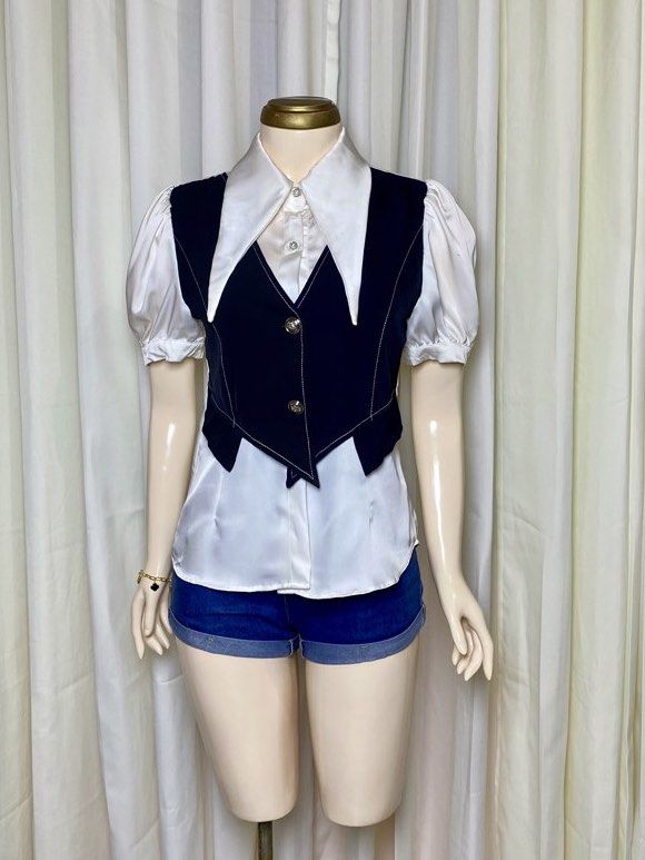 Retro/ Vintage Vest Blouse (Category: Blouses) located in Pagadian. Submitted by picknpack (Listing ID 1461718740, Image 2). Description: -medium to semi large -good as new, no issue, worth to buy -need wash since its thrifted.