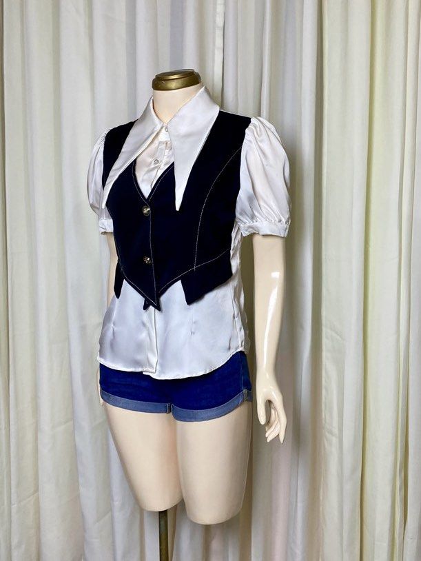 Retro/ Vintage Vest Blouse (Category: Blouses) located in Pagadian. Submitted by picknpack (Listing ID 1461718740, Image 3). Description: -medium to semi large -good as new, no issue, worth to buy -need wash since its thrifted.