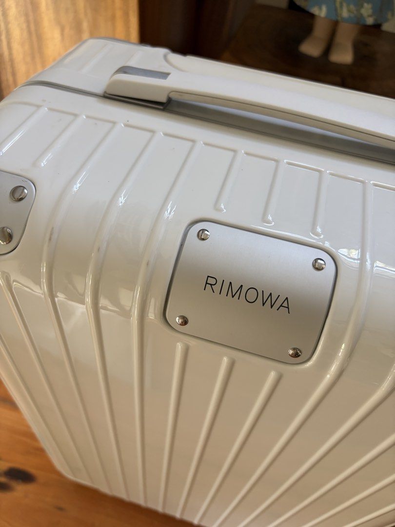 Rimowa Classic Cabin Luggage (Category: Luggage) located in Pasig City. Submitted by chamoisee (Listing ID 1461582840, Image 2). Description: Rimowa Classic Cabin Luggage medium sized scuffs from travel (used once) purchased in europe DM FOR MORE DETAILS AND FASTER TRANSACTION 📩.