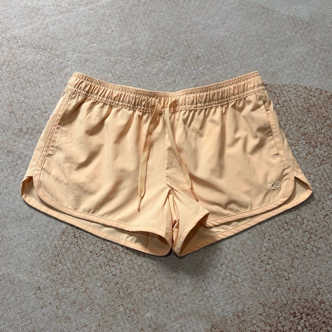 Ripcurl short (Category: Activewear) located in Manila. Submitted by justin.jeyeneyshop (Listing ID 1461729831, Image 1). Description: W27-30 L10 With pocket .