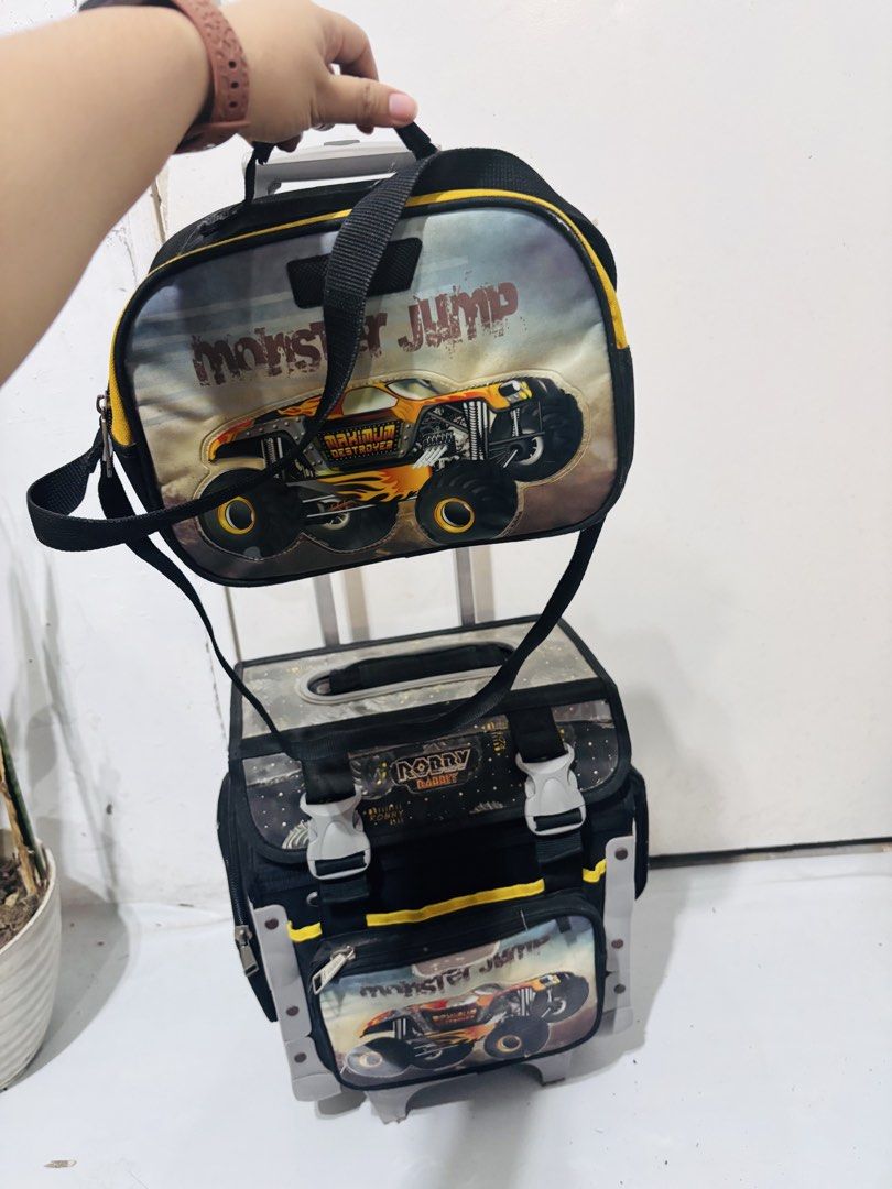 Robbie Rabbit trolley Bag (Category: Stationery & School Supplies) located in Santo Tomas. Submitted by rodhatz (Listing ID 1461694539, Image 2). Description: .
