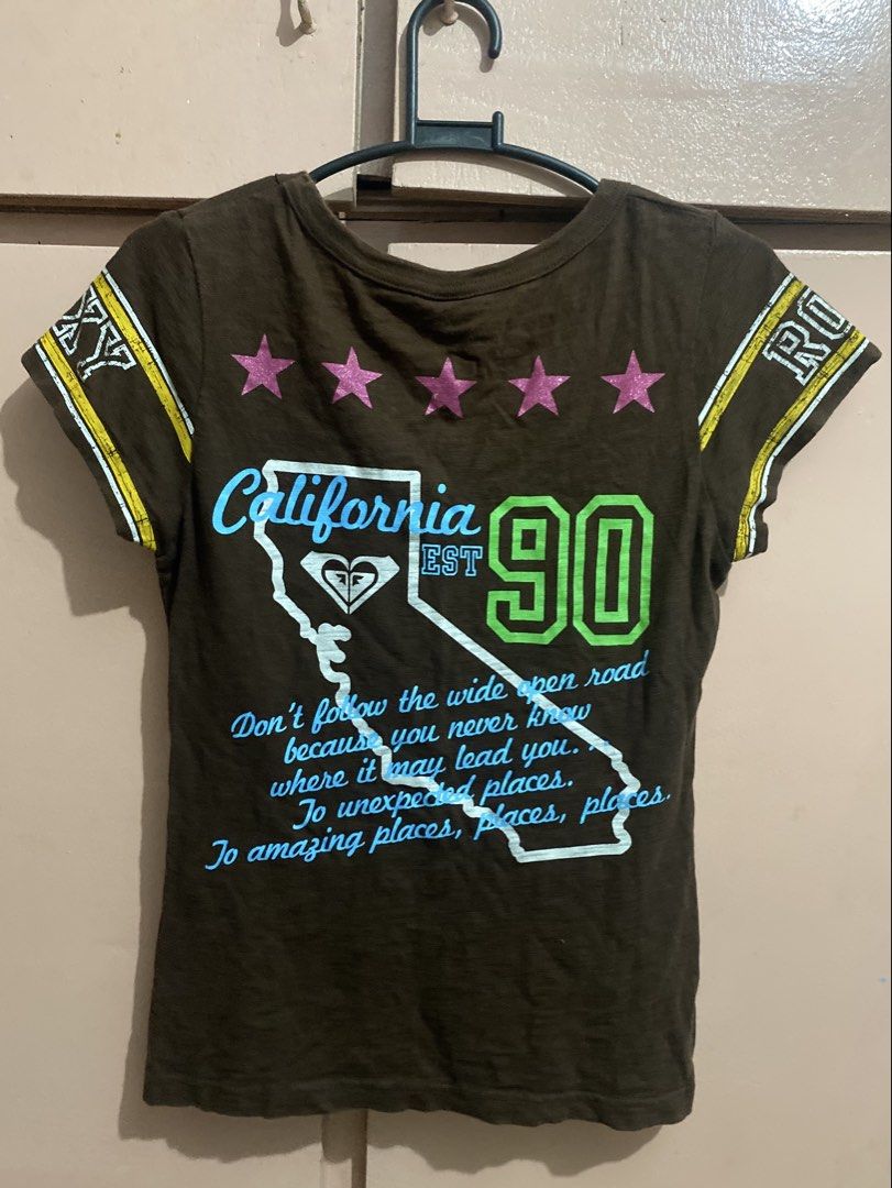 Roxy California 90s Graphic T-shirt (Category: Shirts) located in Murcia. Submitted by soojuliaa (Listing ID 1461733004, Image 2). Description: Roxy Tee.
