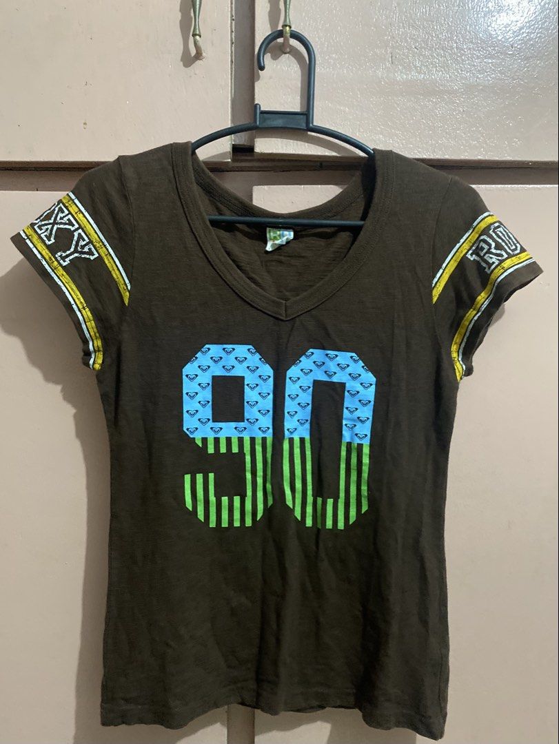 Roxy California 90s Graphic T-shirt (Category: Shirts) located in Murcia. Submitted by soojuliaa (Listing ID 1461733004, Image 1). Description: Roxy Tee.