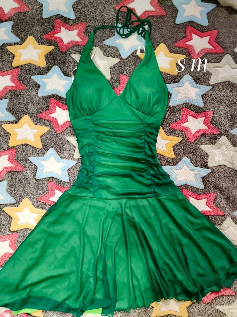 Ruched Halterneck Flare Dress (S–M) (Category: Dresses) located in Cebu City. Submitted by straw.berry.milk.24 (Listing ID 1461721187, Image 1). Description: - Gorgeous emerald green halter neck dress - Elegant ruching detail on bodice and waist - Flattering fit designed to accentuate your figure - Ideal for parties, weddings, and special events - Secure tie-neck closure - Gracefully flared skirt for a feminine silhouette.