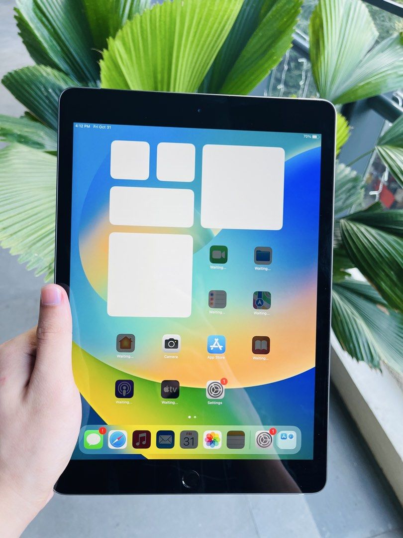 RUSH!! iPad 7th Gen 128gb Wifi+Cellular (Category: iPad) located in Manila. Submitted by hossingadgets (Listing ID 1461699034, Image 2). Description: For Sale Only, iPad 7th Gen 128gb Wifi+Cellular ✅Very Good Condition ✅Touch ID, Truetone Working ✅Good Battery Health ✅No Sim Restriction ✅Updated to iOS 18.7.1 ✅With free Rotating Case, Screen Protector, Stylus Pencil and Charger Pm if interested, Slightly Negotiable.