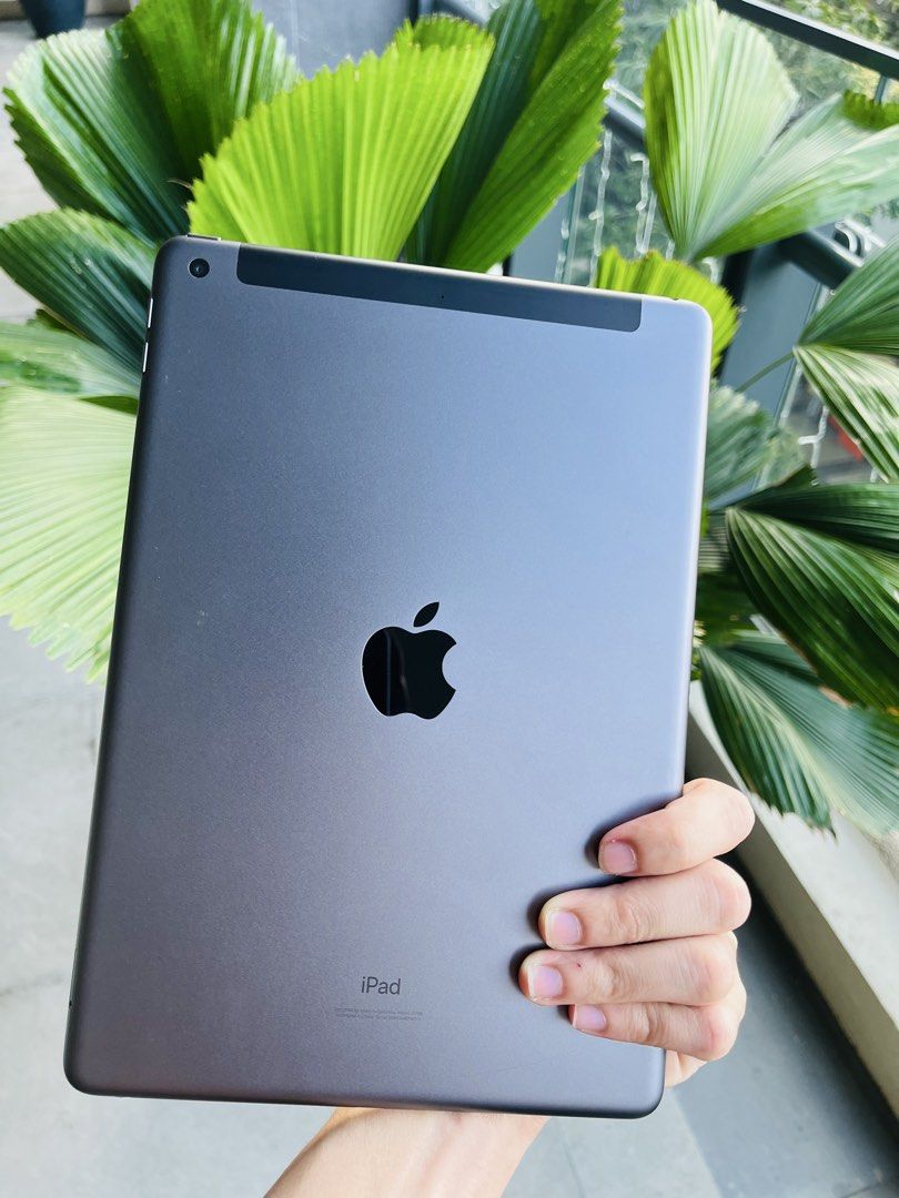 RUSH!! iPad 7th Gen 128gb Wifi+Cellular (Category: iPad) located in Manila. Submitted by hossingadgets (Listing ID 1461699034, Image 3). Description: For Sale Only, iPad 7th Gen 128gb Wifi+Cellular ✅Very Good Condition ✅Touch ID, Truetone Working ✅Good Battery Health ✅No Sim Restriction ✅Updated to iOS 18.7.1 ✅With free Rotating Case, Screen Protector, Stylus Pencil and Charger Pm if interested, Slightly Negotiable.